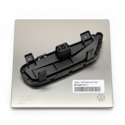 Closing Element – Audi / VW (8K0807611)